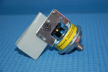 Picture of B04223000 LOW WATER PRESS SWITCH