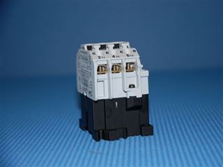 Picture of CI9 3POLE  CONTACTOR 37H002131