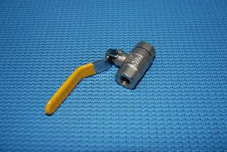Picture of 2002020 1/4" BALL VALVE F/F GAS/OIL