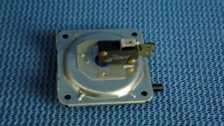 Picture of C6065A1028U  AIR PRESSURE SWITCH ADJUSTABLE