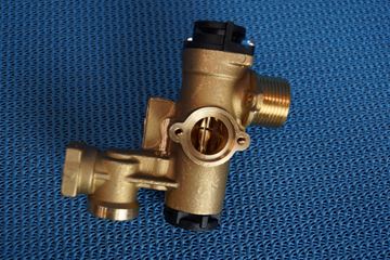 Picture of 3.015562 DIVERTER VALVE