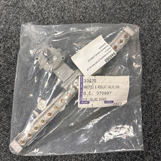Picture of L-33075 MANIFOLD AND GAS VALVE GVM